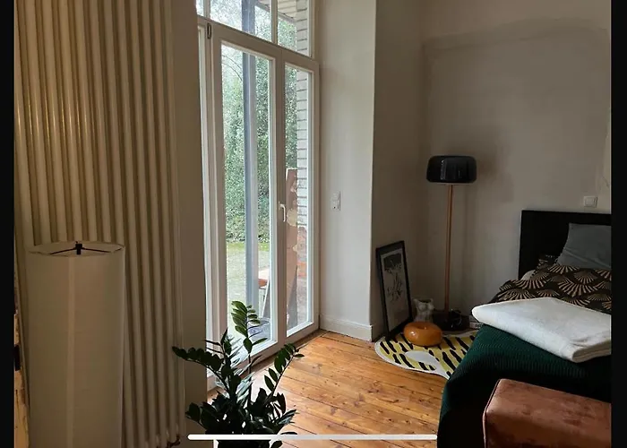 Bebel Platz Apartman *